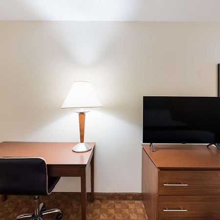 Best Western Lakewood Inn Hebron Eksteriør billede