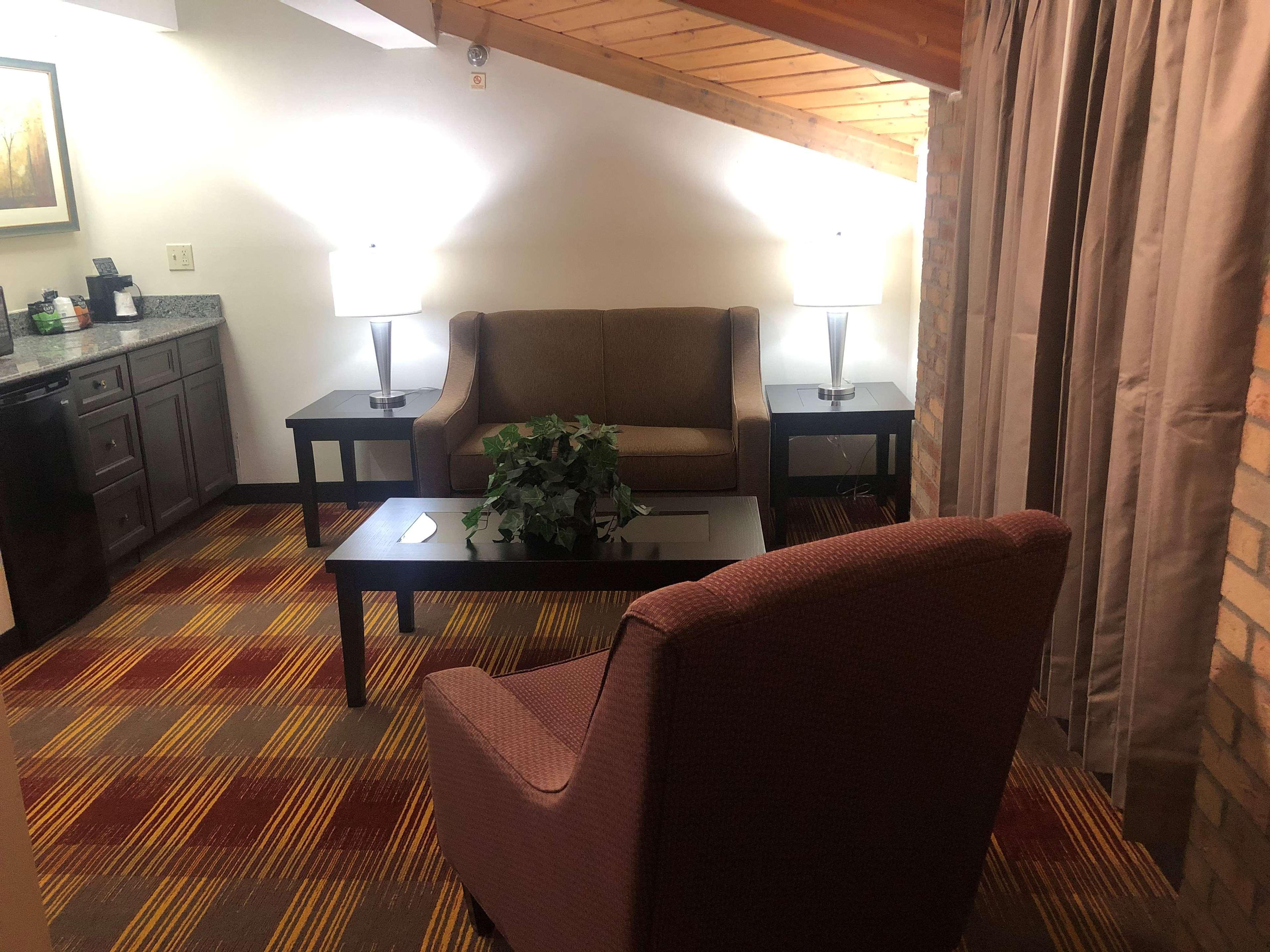 Best Western Lakewood Inn Hebron Eksteriør billede