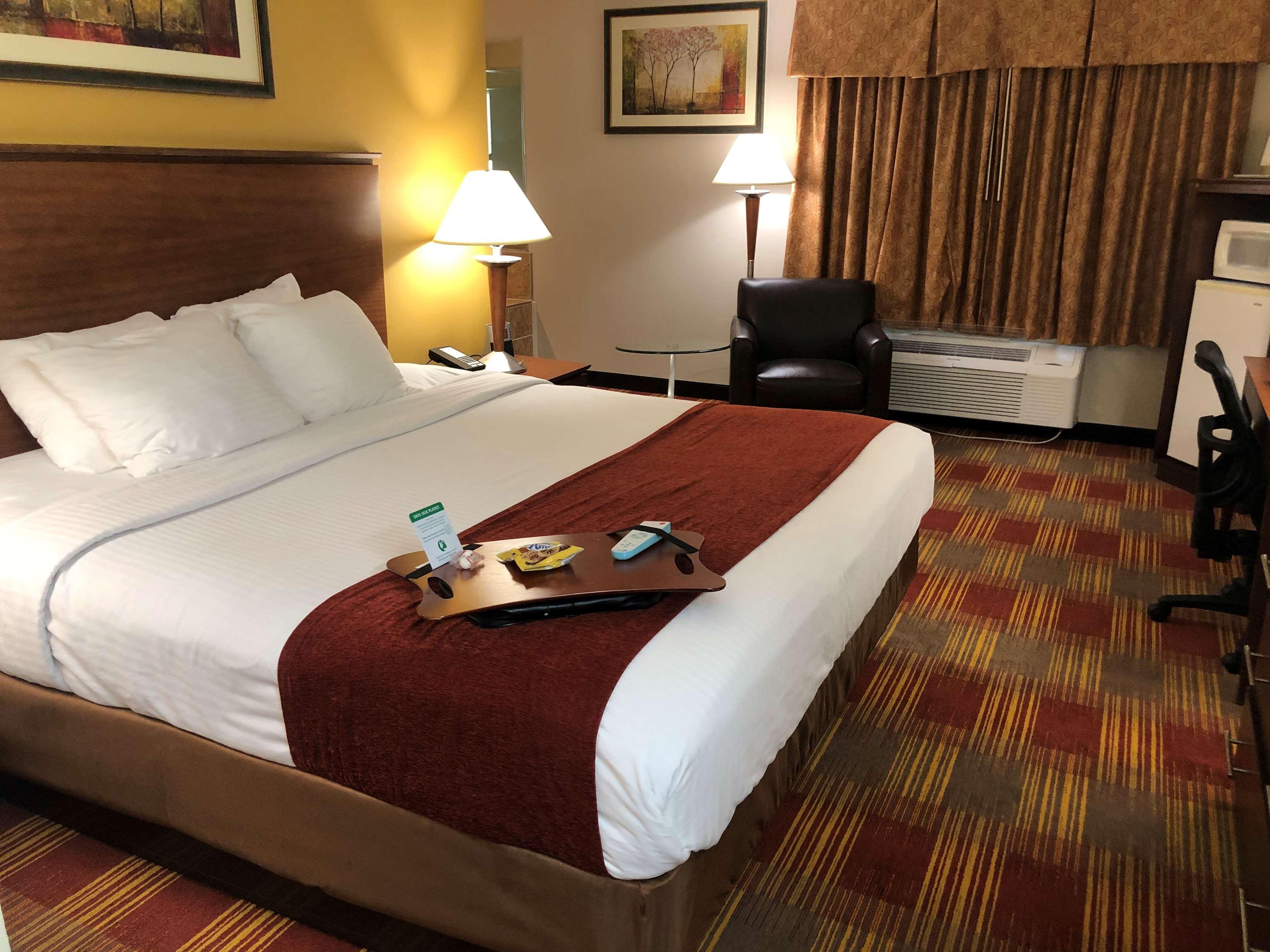 Best Western Lakewood Inn Hebron Eksteriør billede