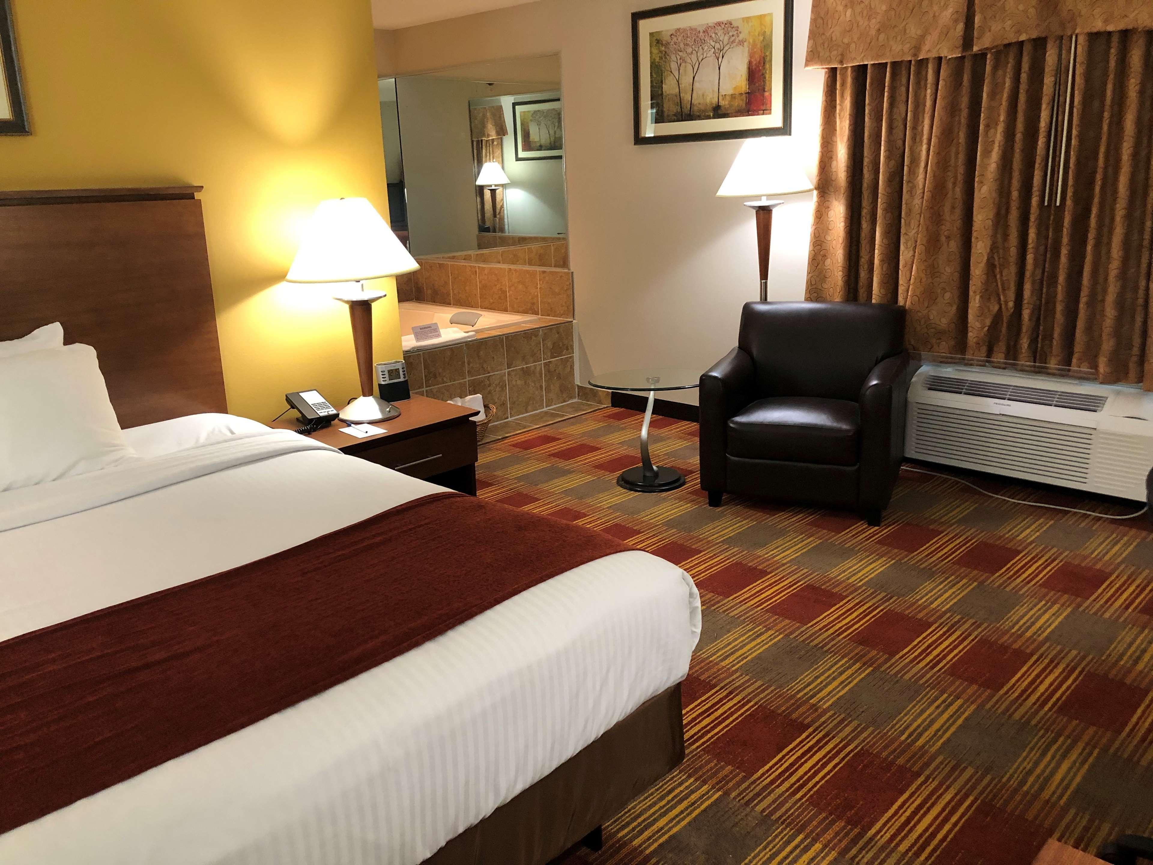 Best Western Lakewood Inn Hebron Eksteriør billede