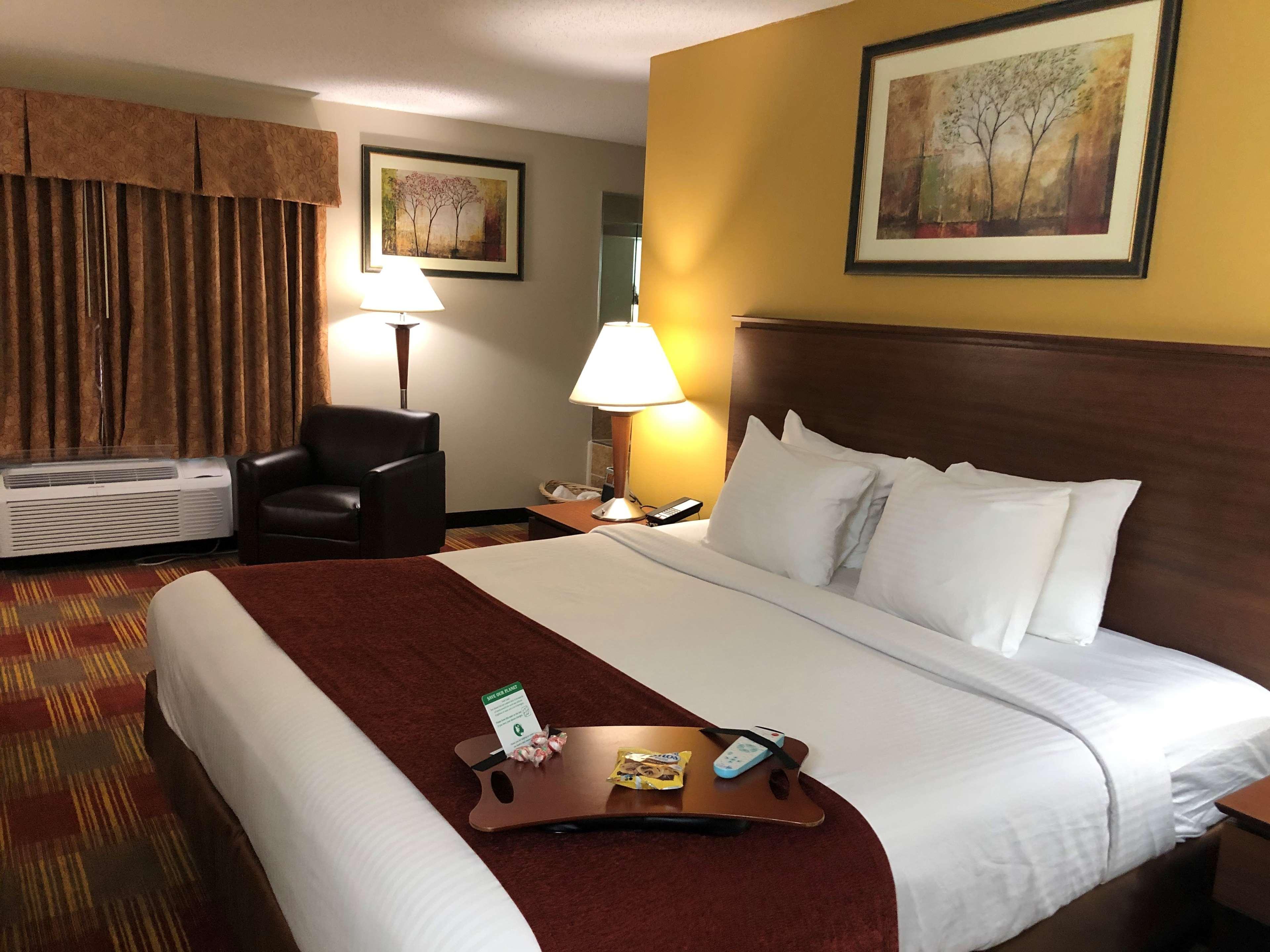 Best Western Lakewood Inn Hebron Eksteriør billede