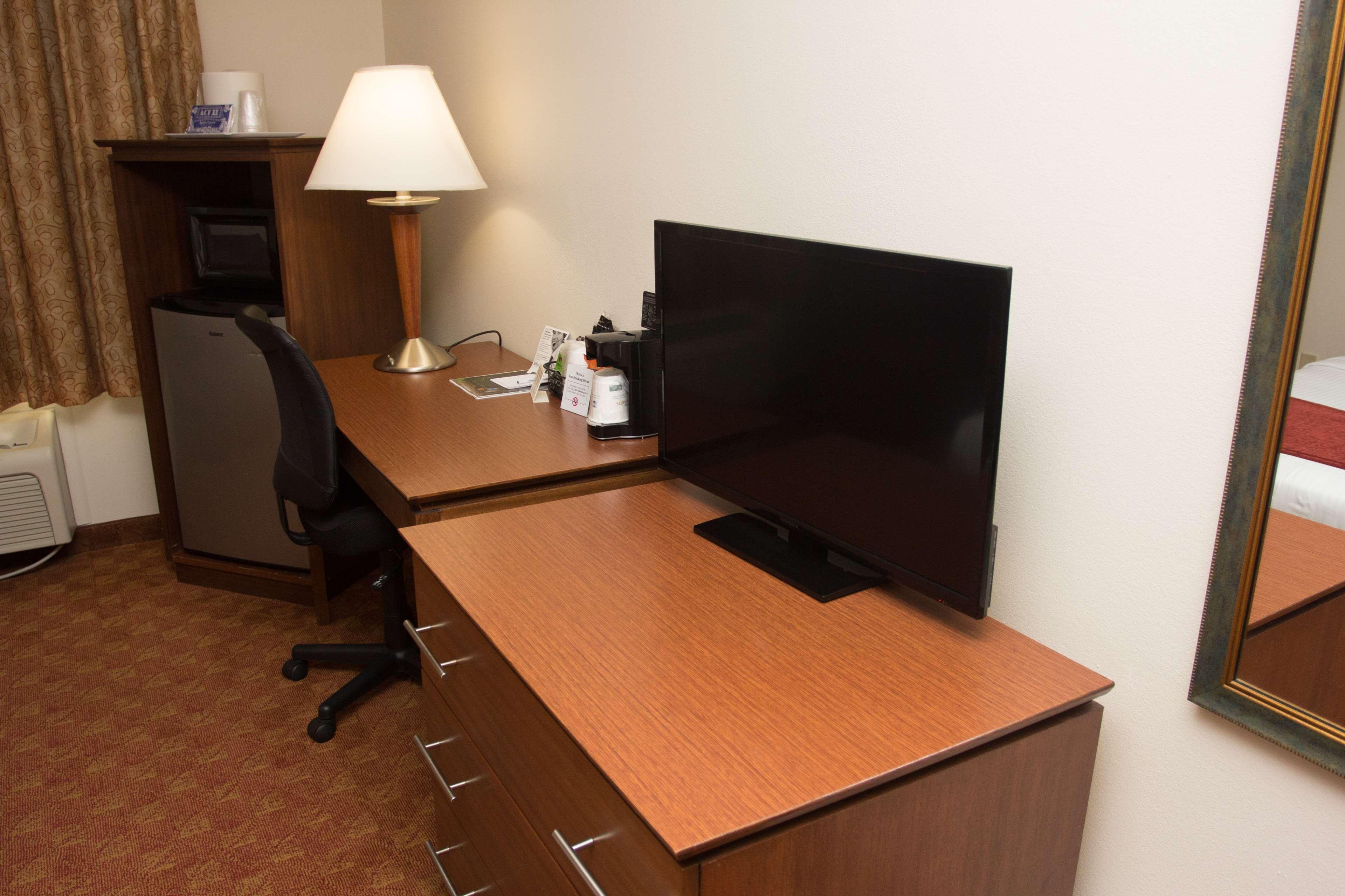Best Western Lakewood Inn Hebron Eksteriør billede