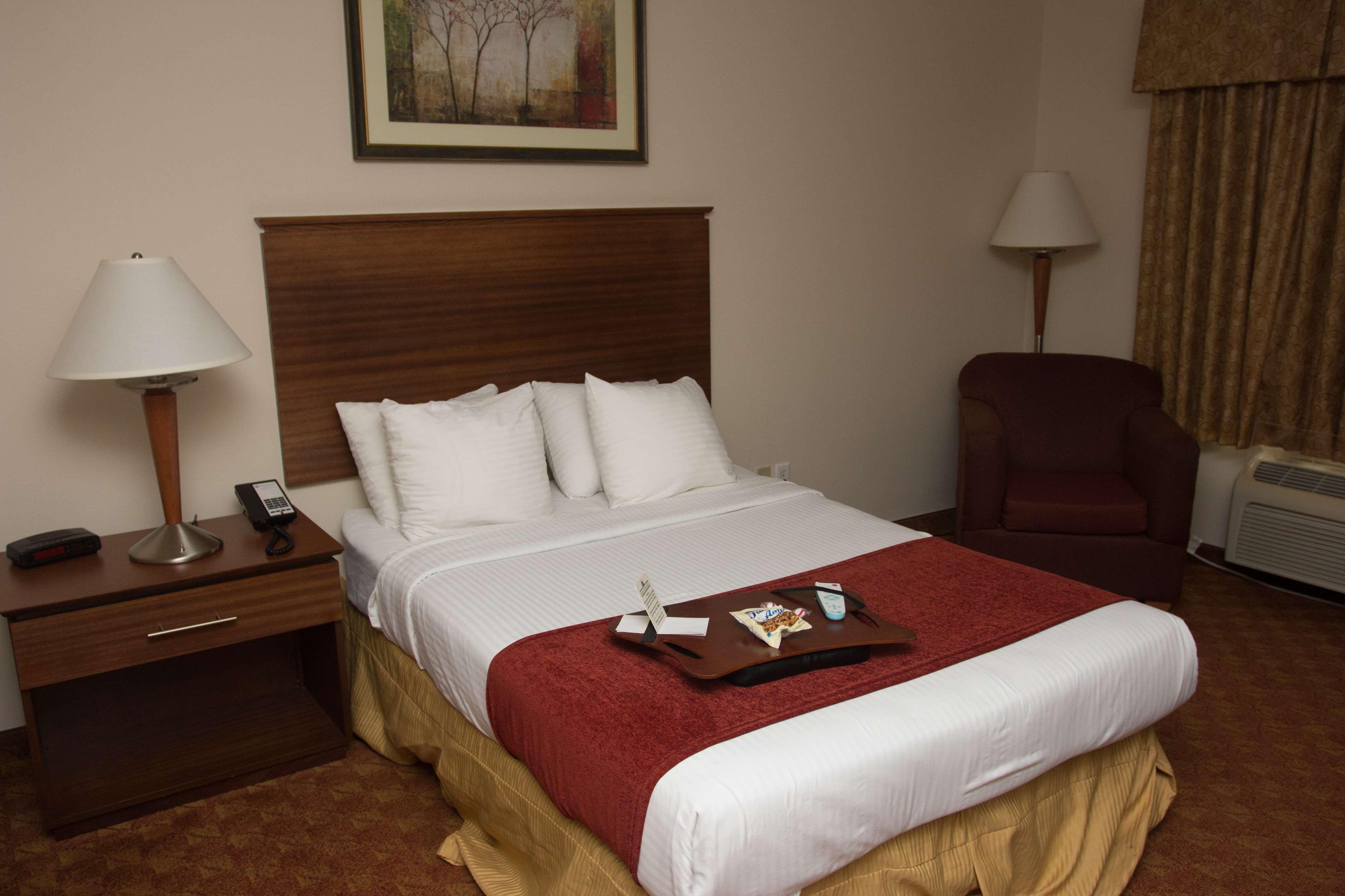 Best Western Lakewood Inn Hebron Eksteriør billede
