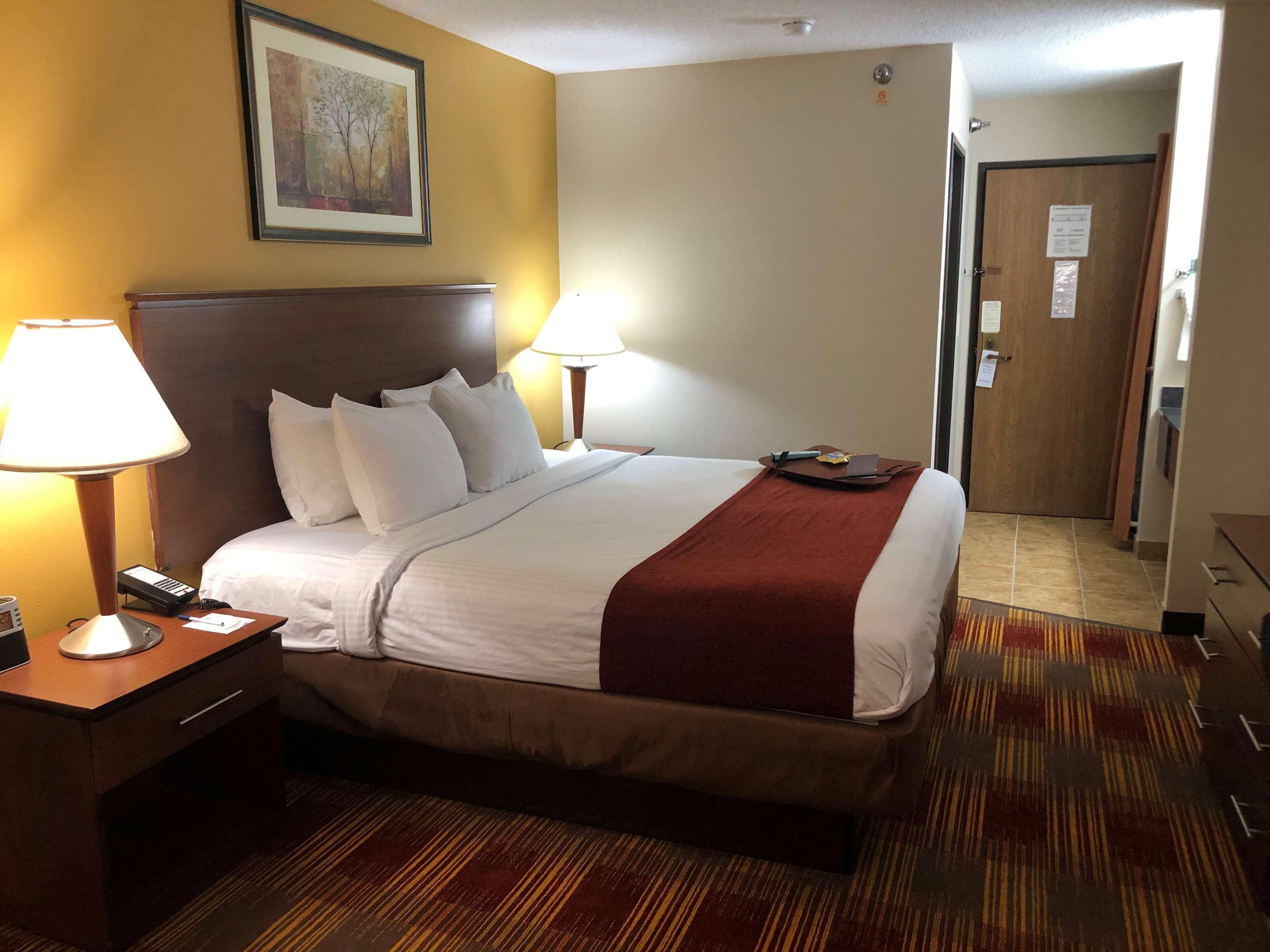 Best Western Lakewood Inn Hebron Eksteriør billede