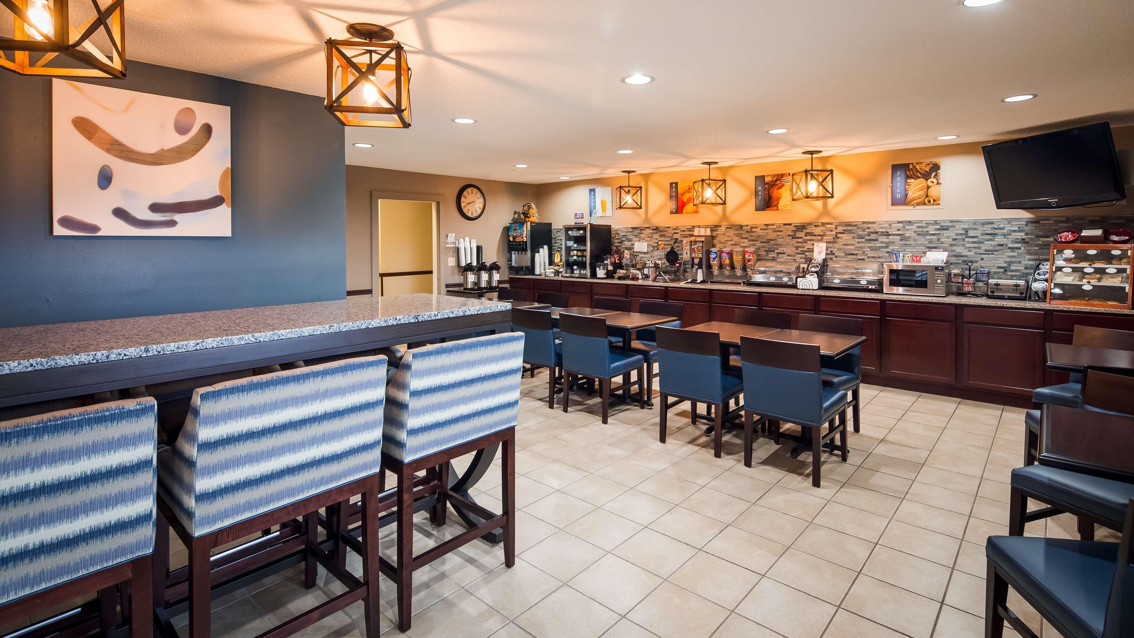 Best Western Lakewood Inn Hebron Eksteriør billede