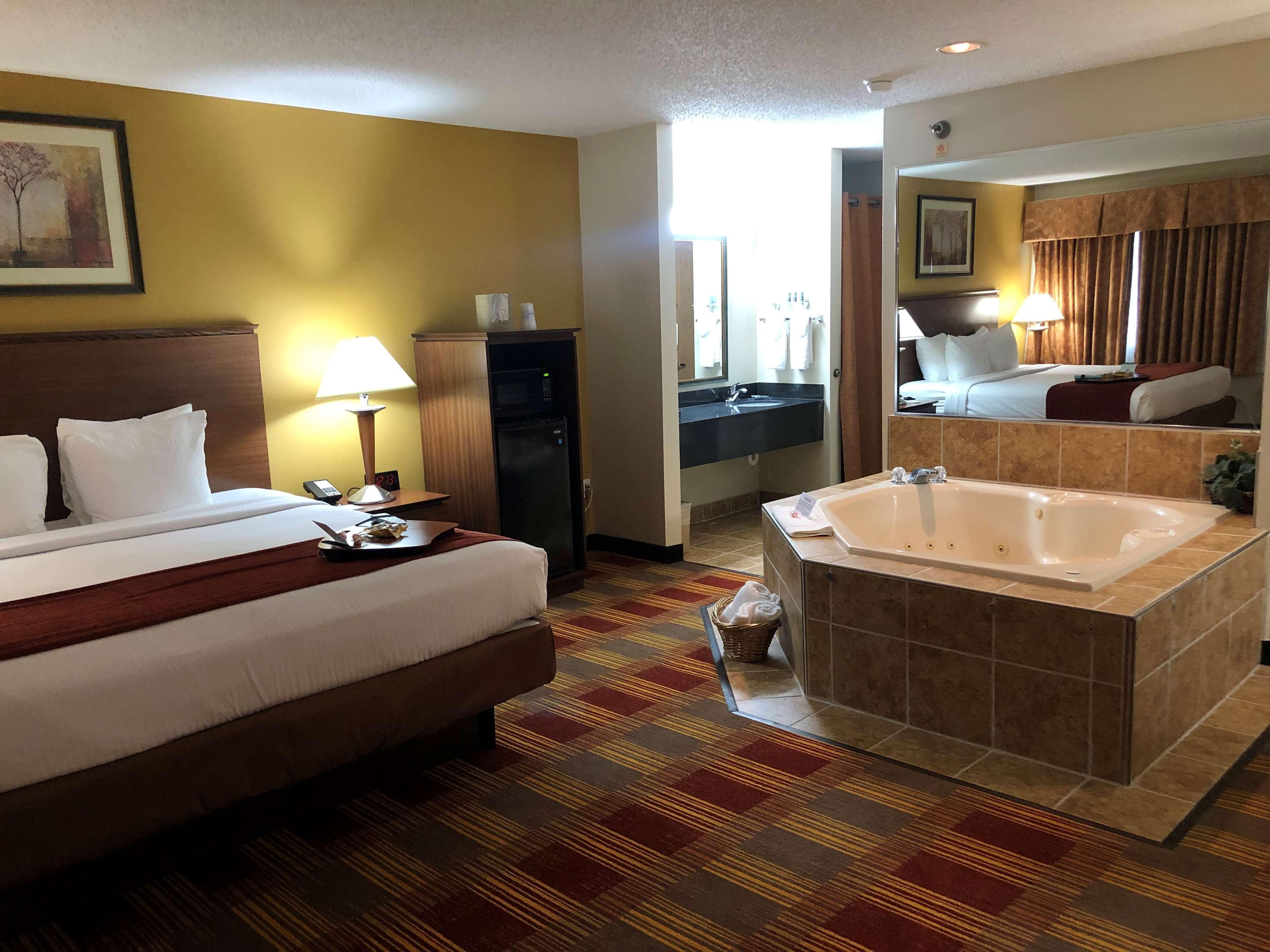 Best Western Lakewood Inn Hebron Eksteriør billede