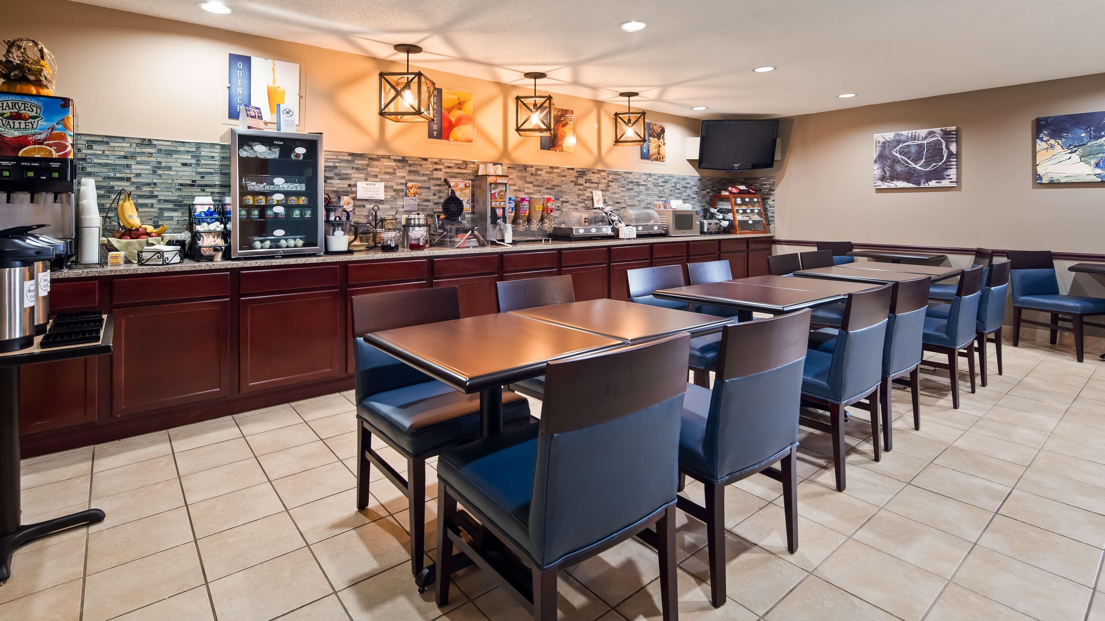 Best Western Lakewood Inn Hebron Eksteriør billede
