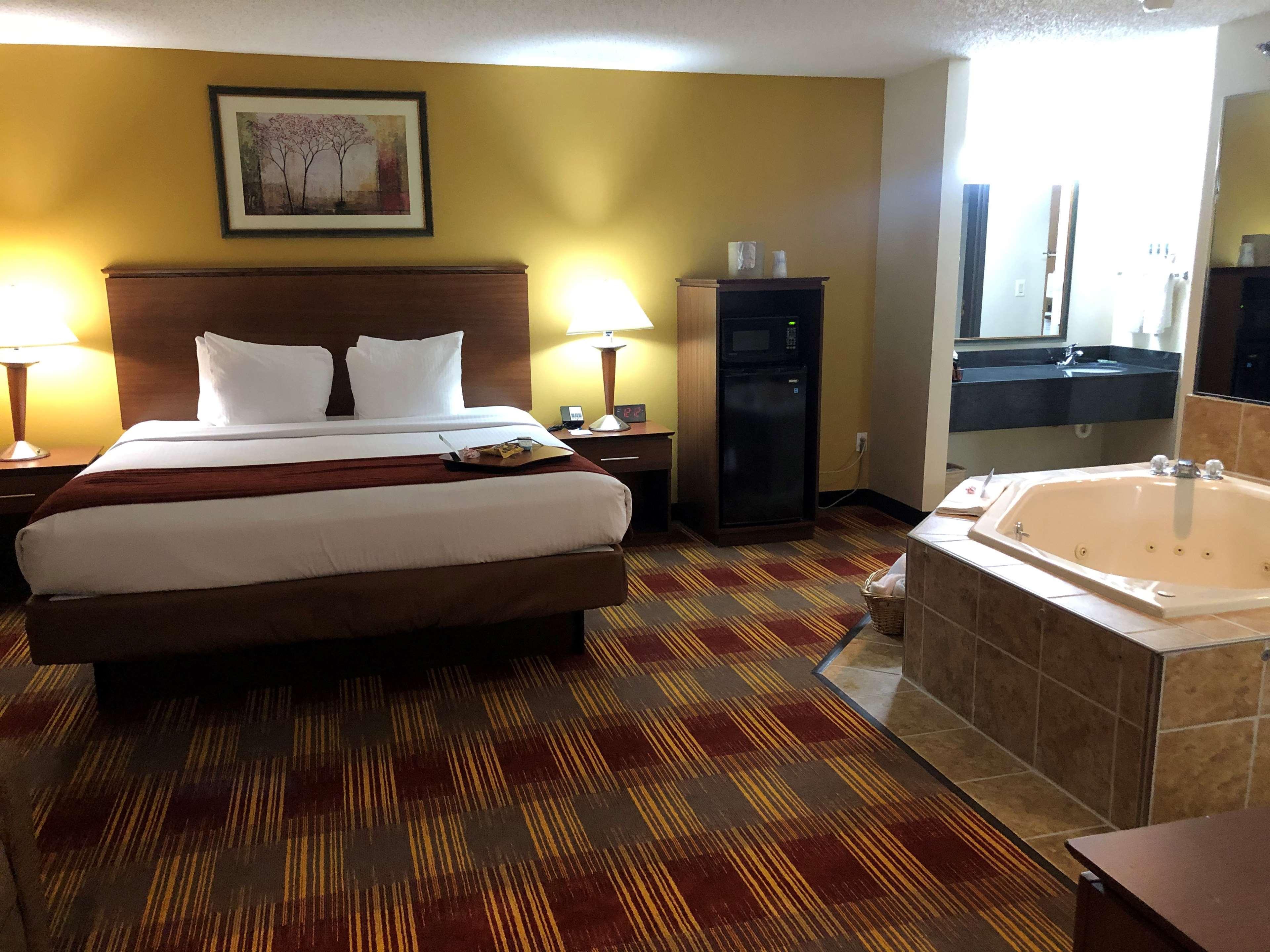 Best Western Lakewood Inn Hebron Eksteriør billede