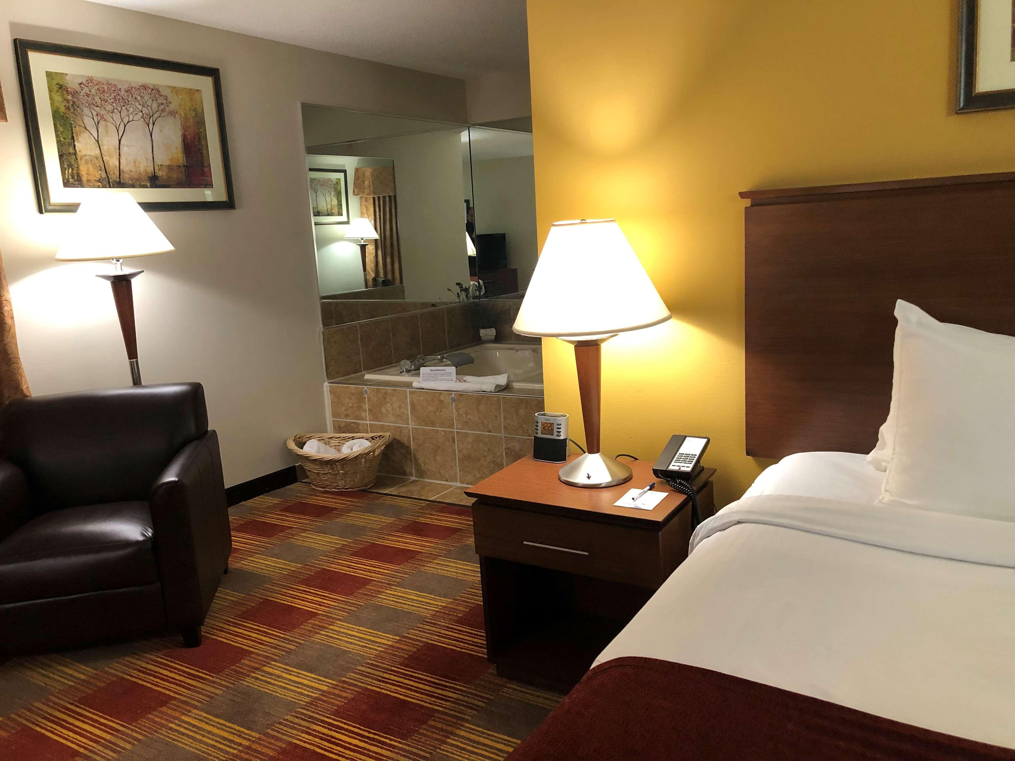 Best Western Lakewood Inn Hebron Eksteriør billede