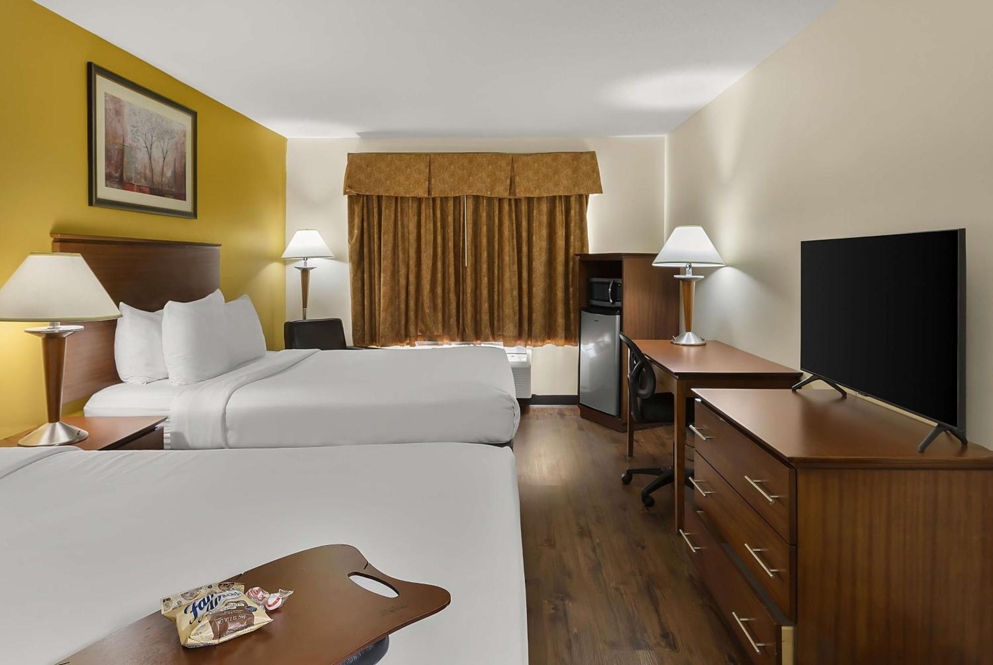 Best Western Lakewood Inn Hebron Eksteriør billede