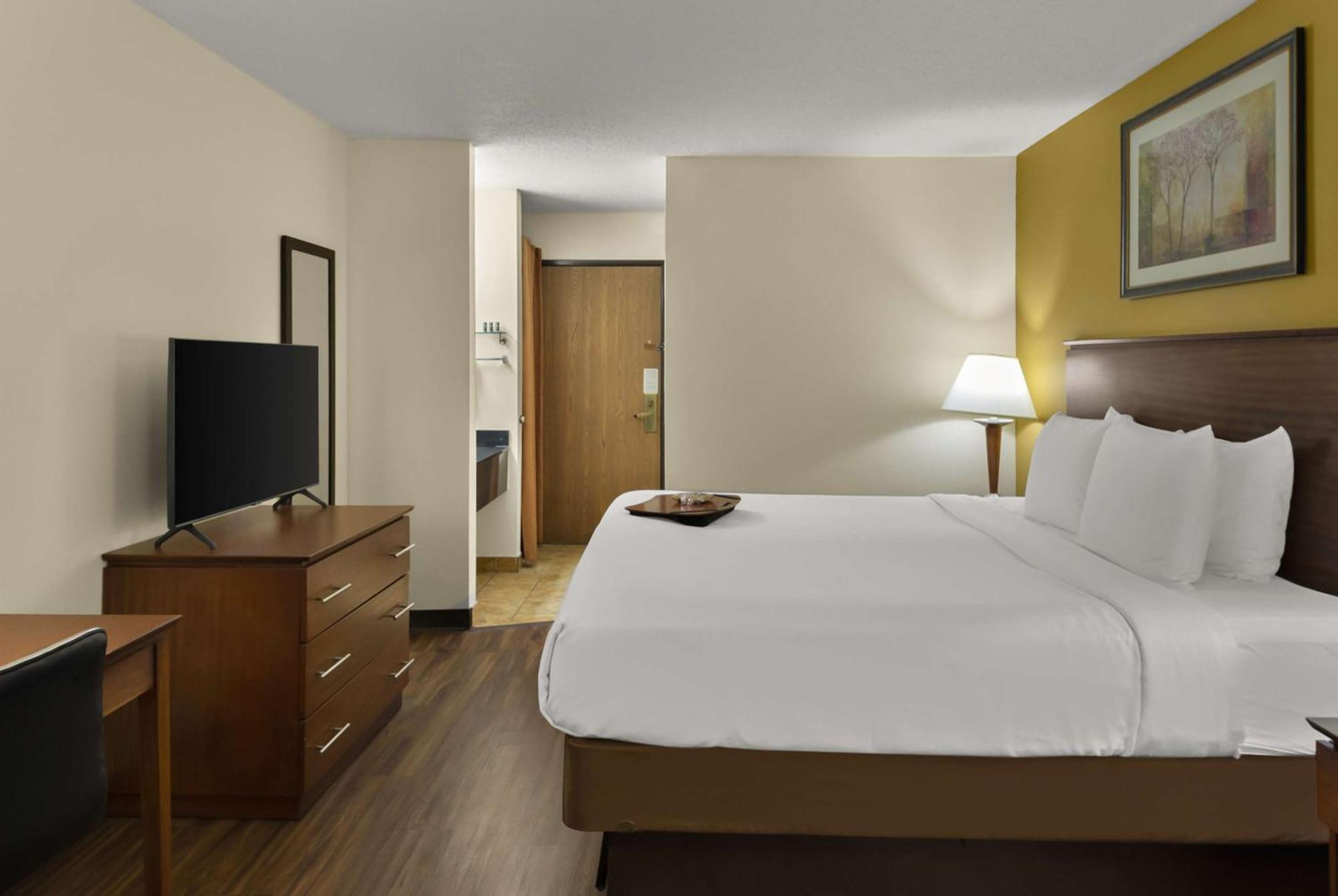 Best Western Lakewood Inn Hebron Eksteriør billede