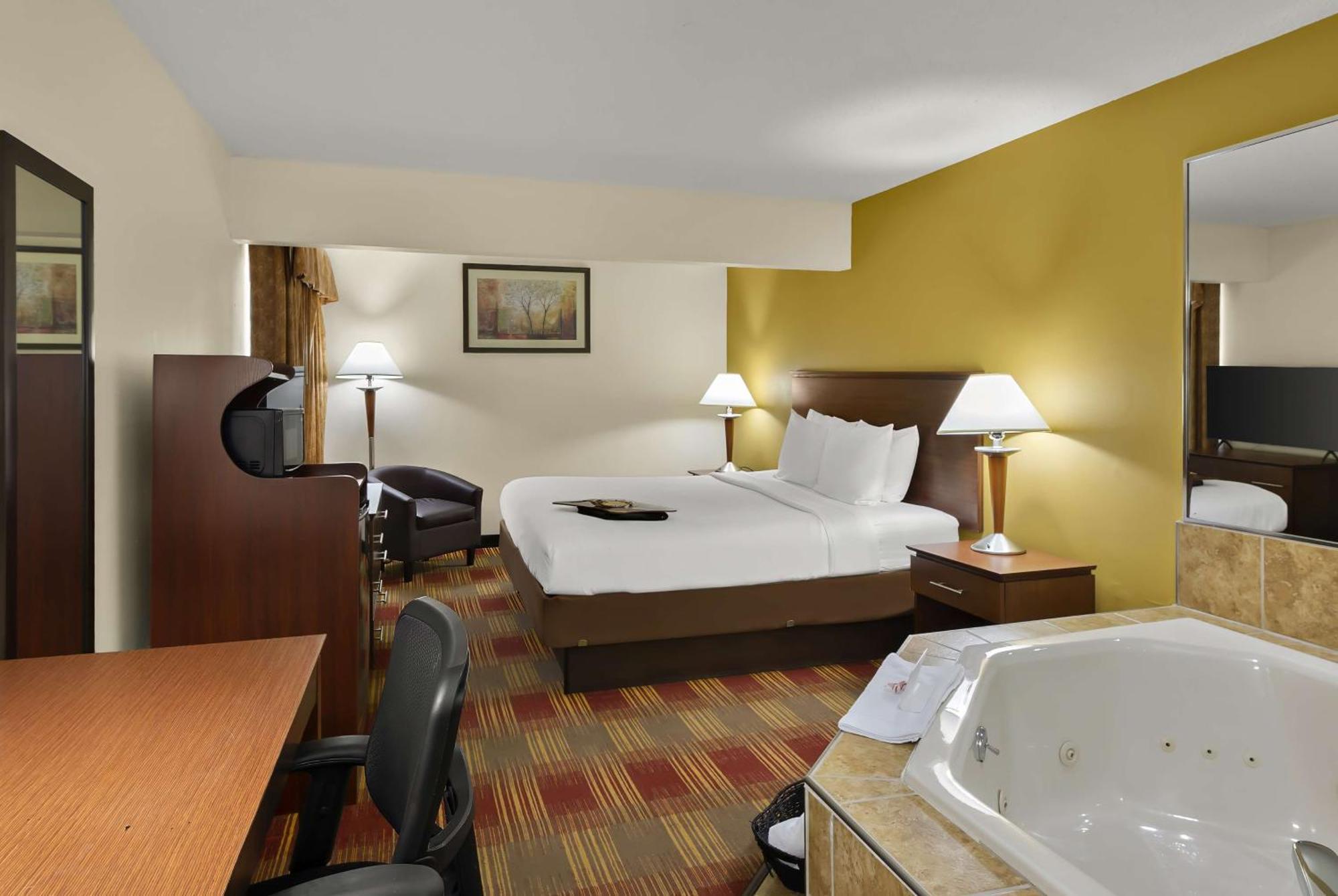 Best Western Lakewood Inn Hebron Eksteriør billede