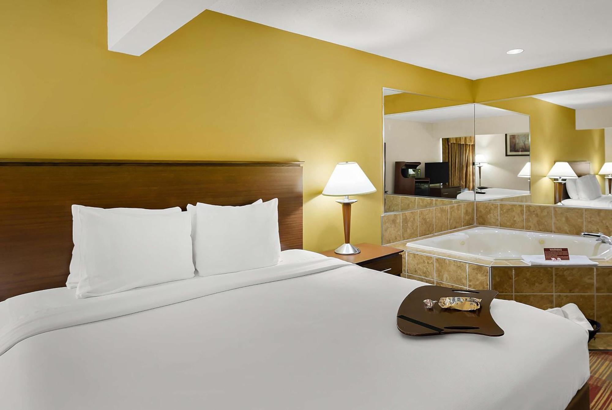 Best Western Lakewood Inn Hebron Eksteriør billede