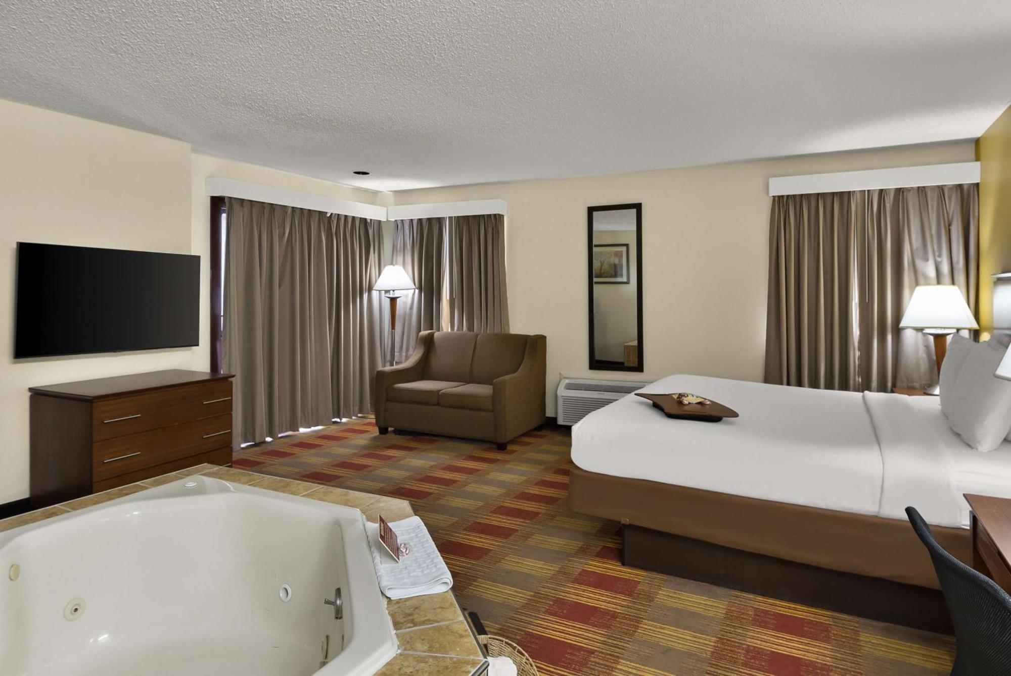 Best Western Lakewood Inn Hebron Eksteriør billede