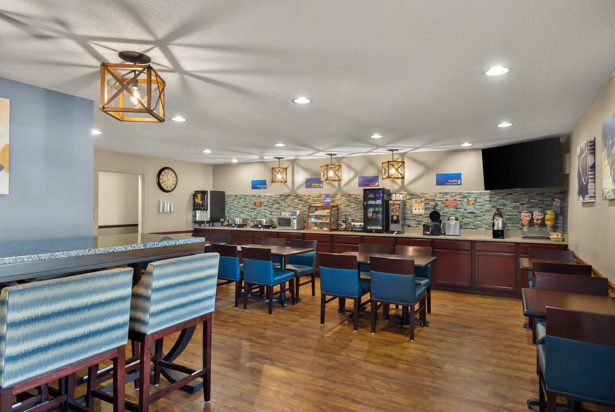 Best Western Lakewood Inn Hebron Eksteriør billede