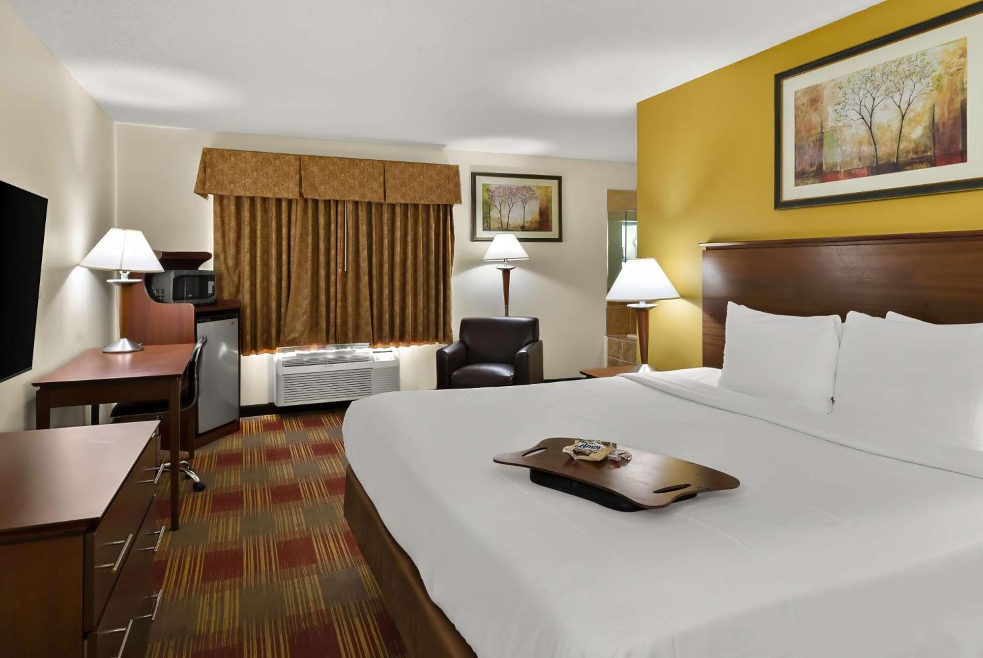 Best Western Lakewood Inn Hebron Eksteriør billede