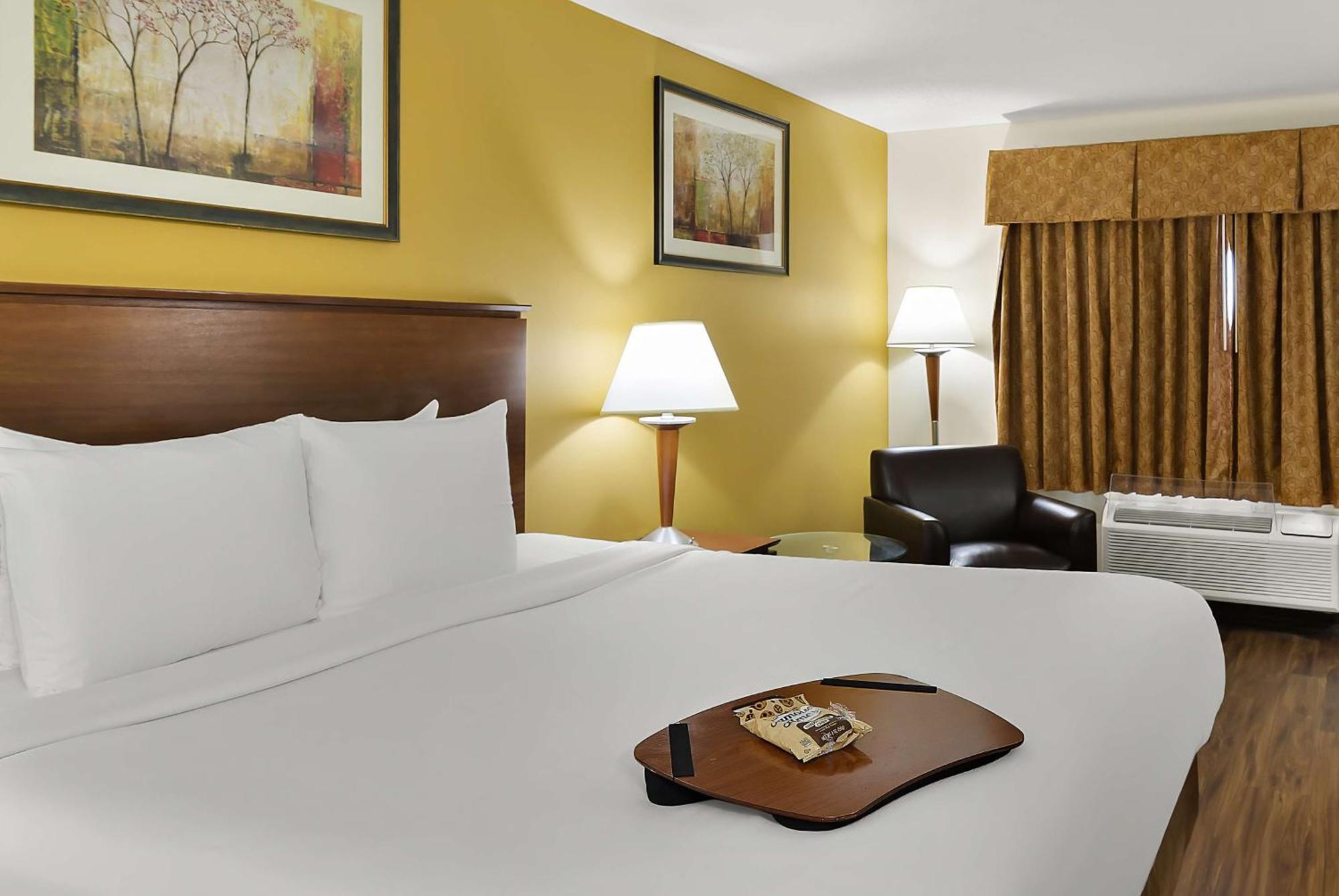 Best Western Lakewood Inn Hebron Eksteriør billede