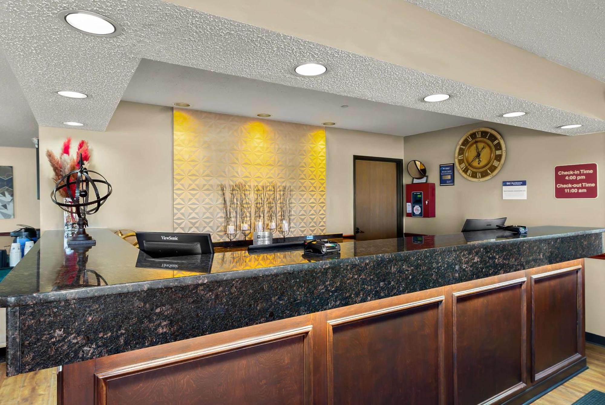 Best Western Lakewood Inn Hebron Eksteriør billede