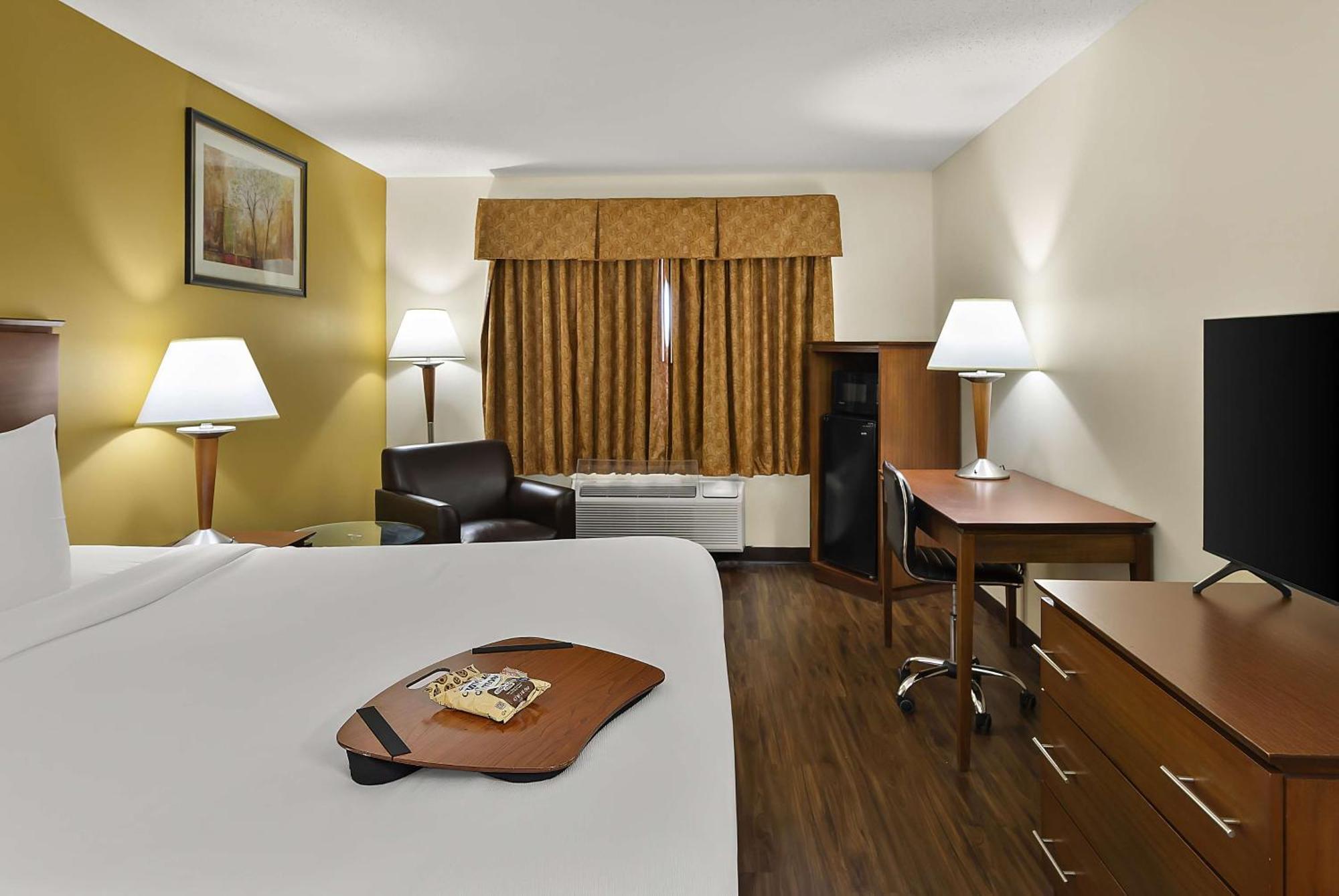 Best Western Lakewood Inn Hebron Eksteriør billede